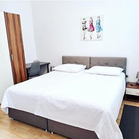 Apartment Ory 2 Between The Beach And City Center Пула Екстериор снимка