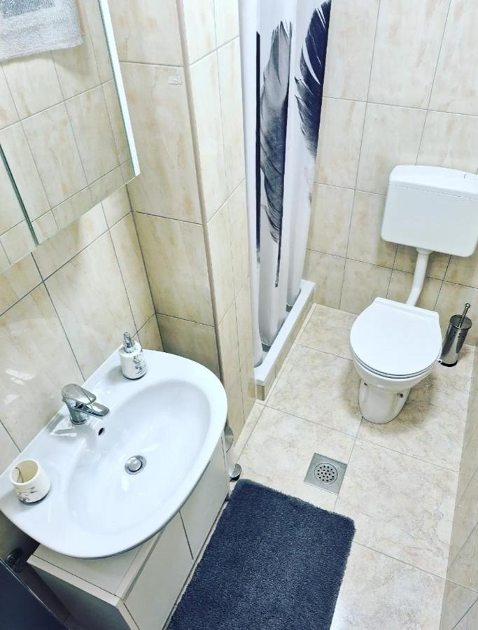 Apartment Ory 2 Between The Beach And City Center Пула Екстериор снимка